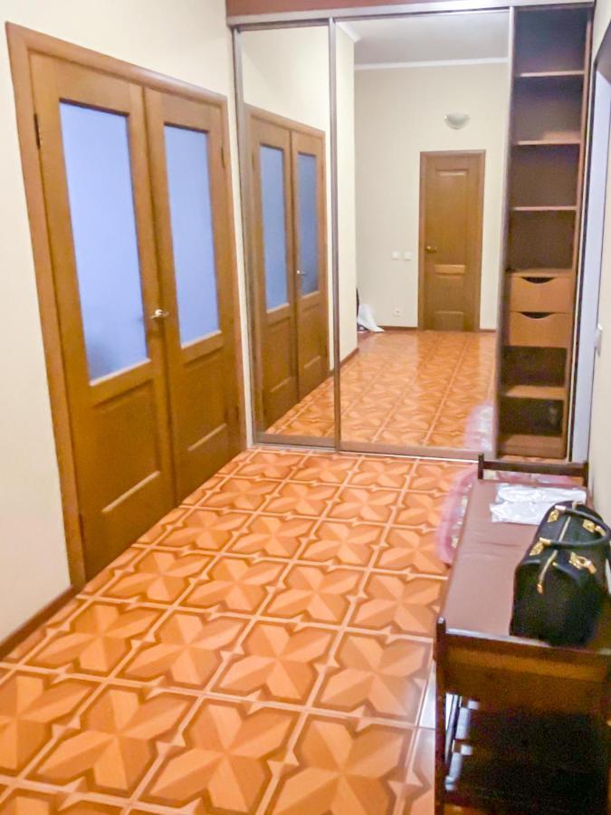 Rent Kiev Apartment 2 Min Metro Chernihivska Kültér fotó